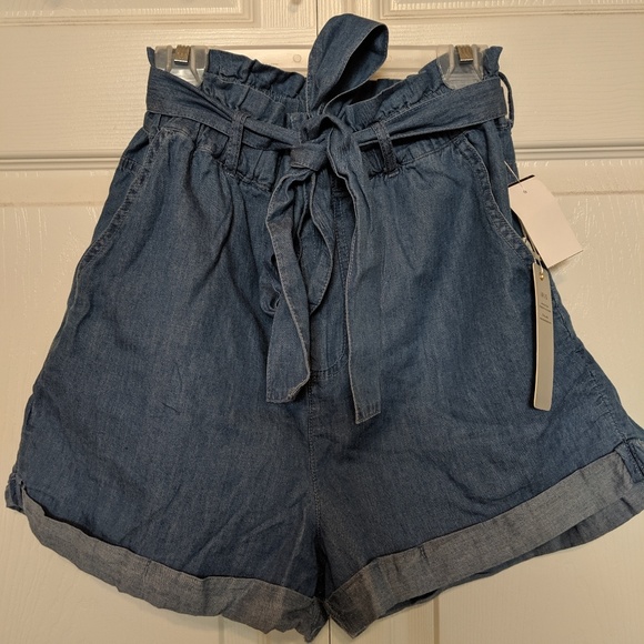 high waisted cinched shorts
